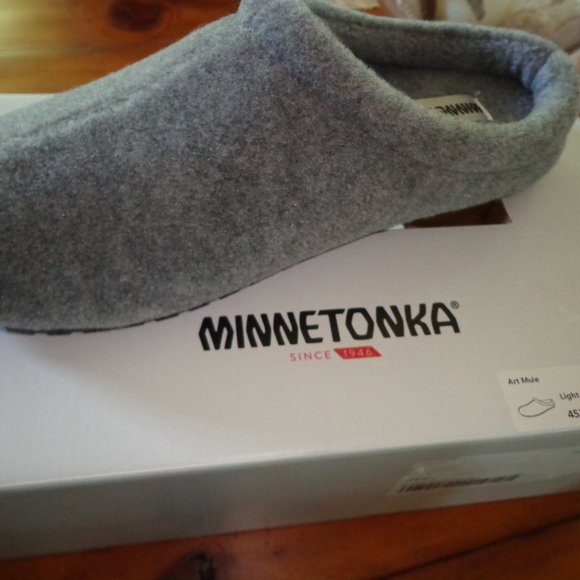 Minnetonka Other - Men's NIB Minnetonka Art Mule Slippers 10M Light Grey NO DISCOUNTS!